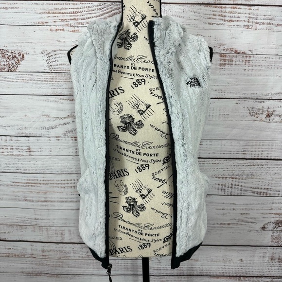 The North Face Gray Furlander size XS Hooded Full Zip Vest - Picture 2 of 9